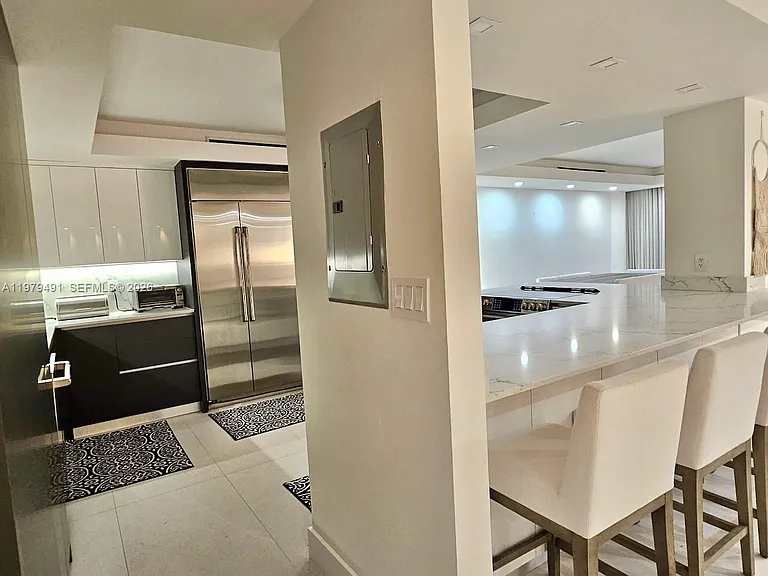 900 Bay Dr #524 — Photo 18