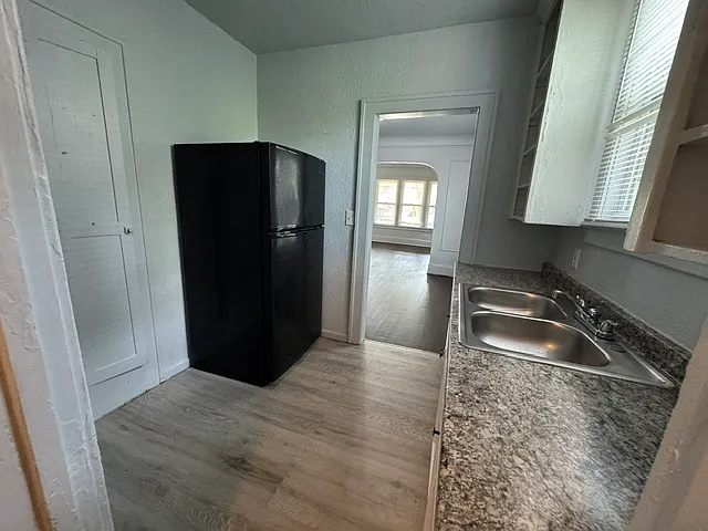 5 bed, 2.0 bath, 1512 sqft, $1,600 — Photo 4