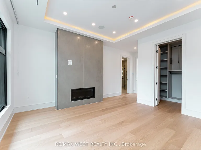 510 Wellington Cres — Photo 6