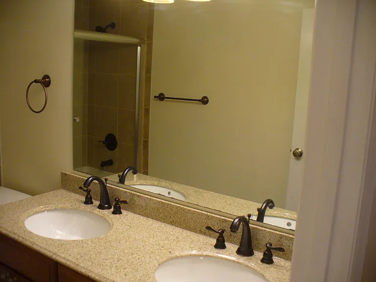 2469 Sutter Pkwy — Photo 12