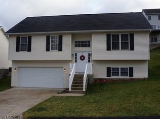 261 Hanalei Dr, Morgantown, WV 26508