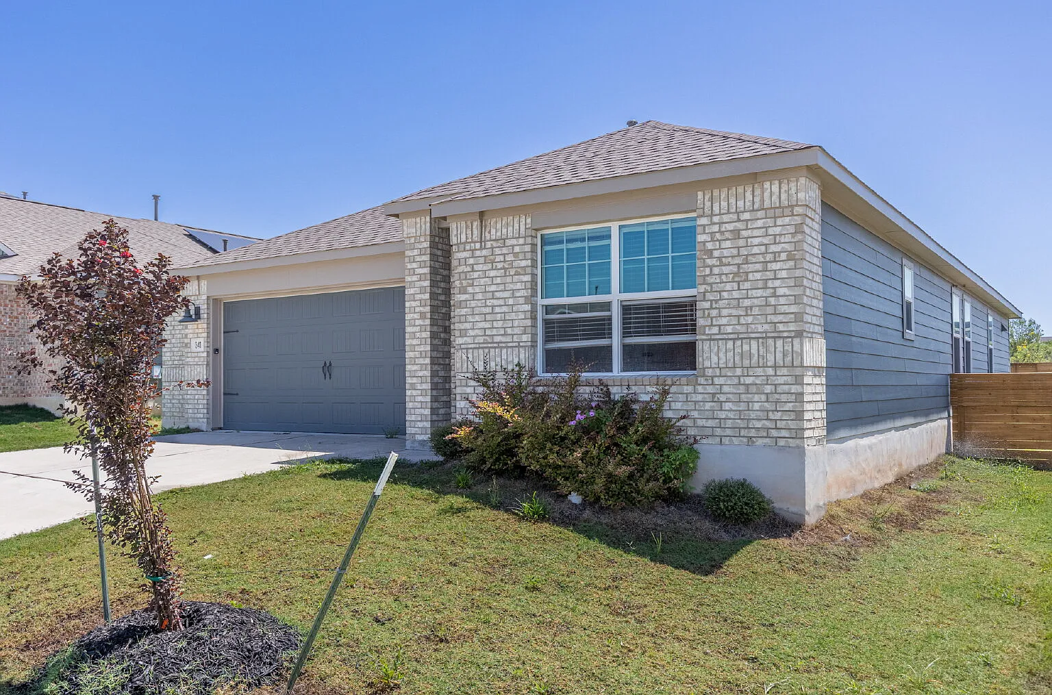 3 bed, 2.0 bath, 1611 sqft, $1,900 — Photo 3