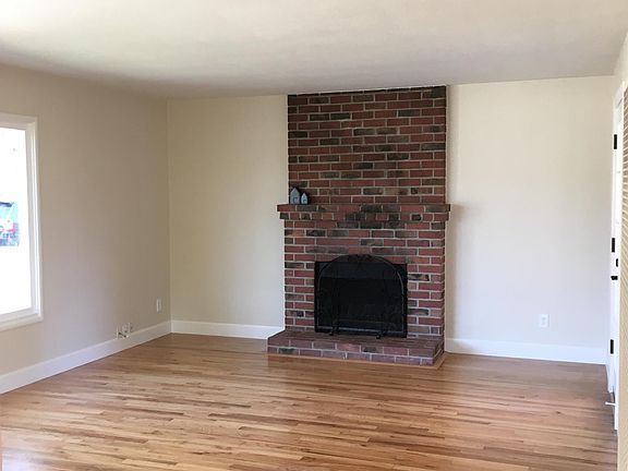 4th image of 1415 Hervey Ln