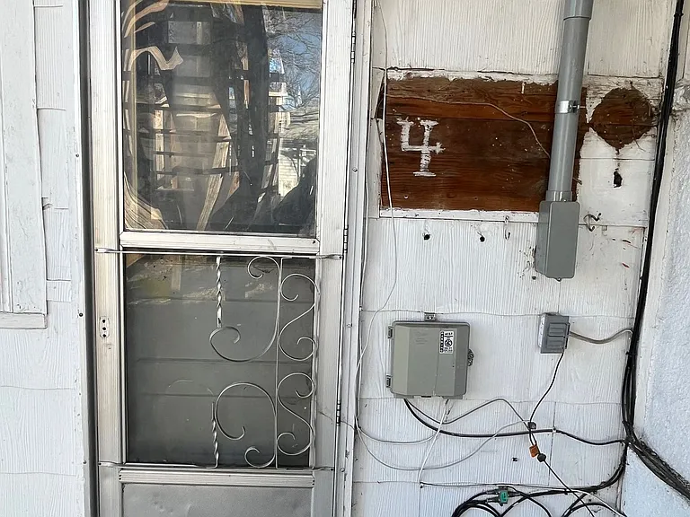 244 N Vine St — Photo 3