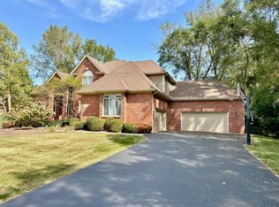 5N723 Rochefort Ln, Wayne, IL 60184