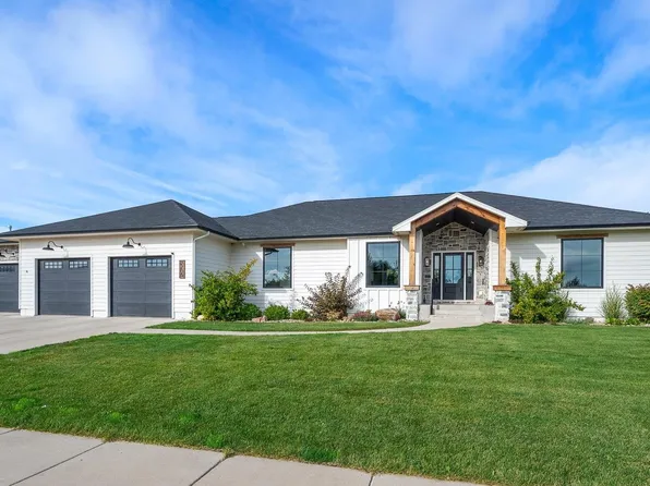 2205 S Meadowview Ave, Sioux Falls, SD 57110