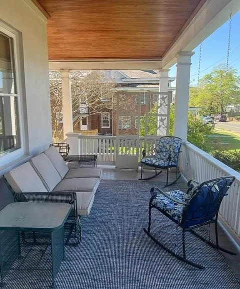 427 Riverland Rd SE #B — Photo 2