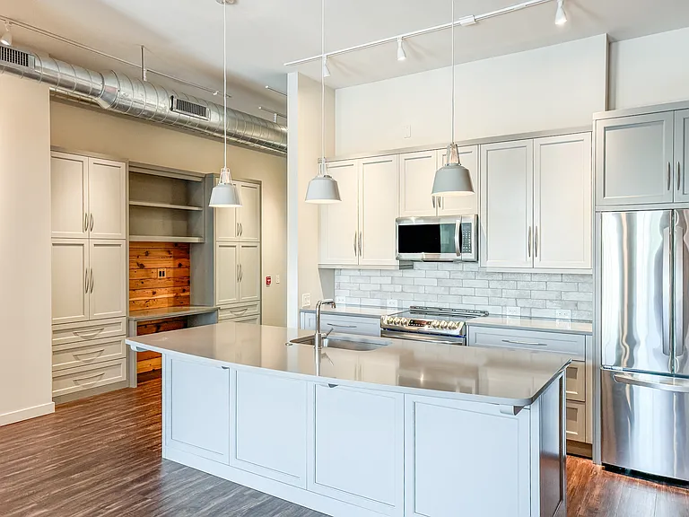 27 Biltmore Ave #201 — Photo 10