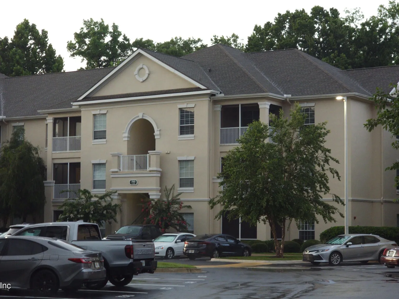 3 bed, 2.0 bath, 1258 sqft, $1,700 — Photo 2