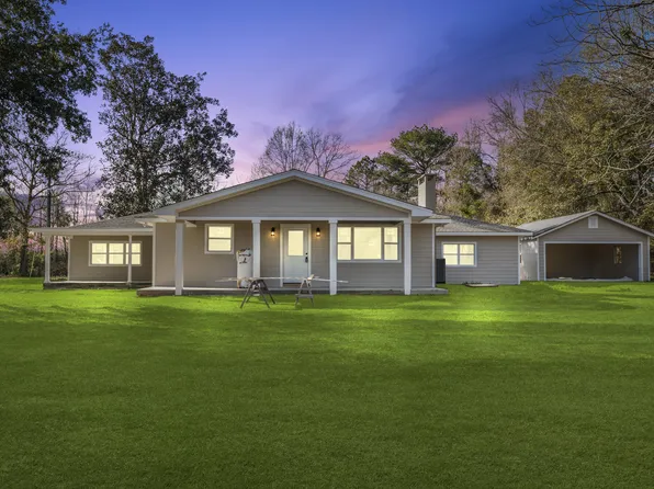 377 Sanford Rd, Moselle, MS 39459