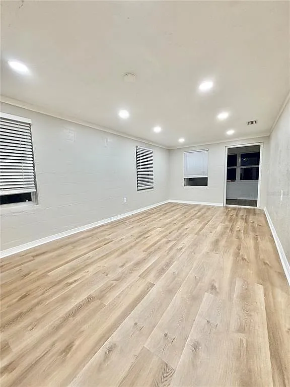 3 bed, 1.0 bath, 1040 sqft, $1,550 — Photo 3