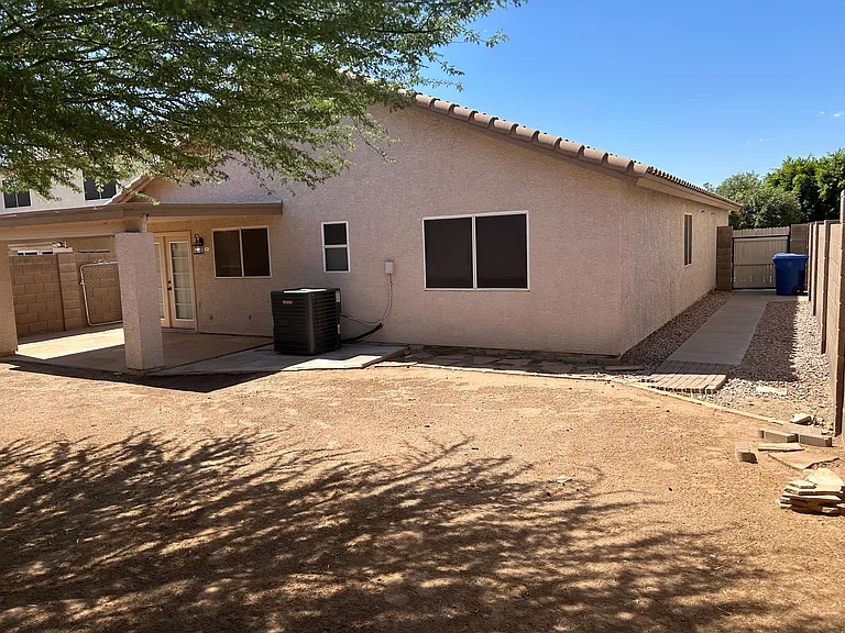 15448 W Hearn Rd — Photo 11