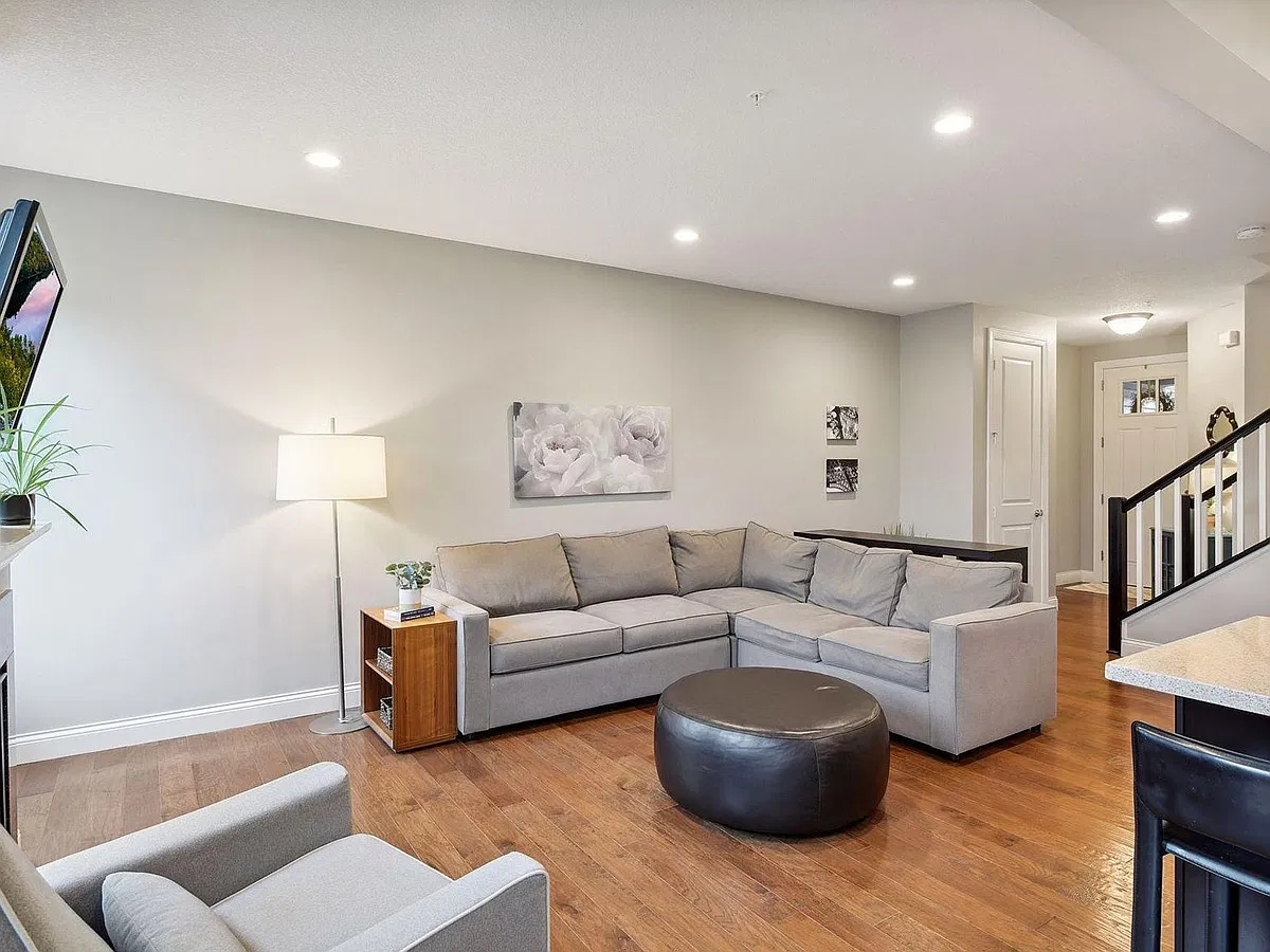 2 bed, 2.5 bath, 1571 sqft, $2,395 — Photo 3