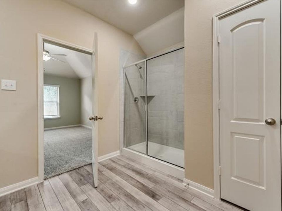 2nd image of 1040 Tumbleweed Trl