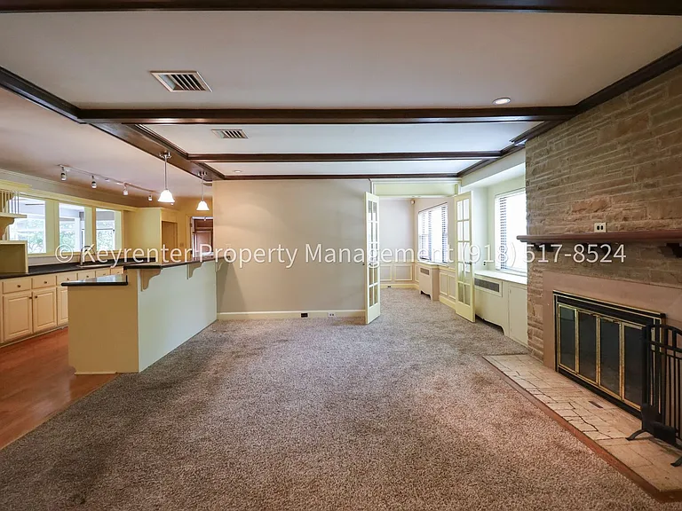 1426 E 32nd Pl — Photo 11