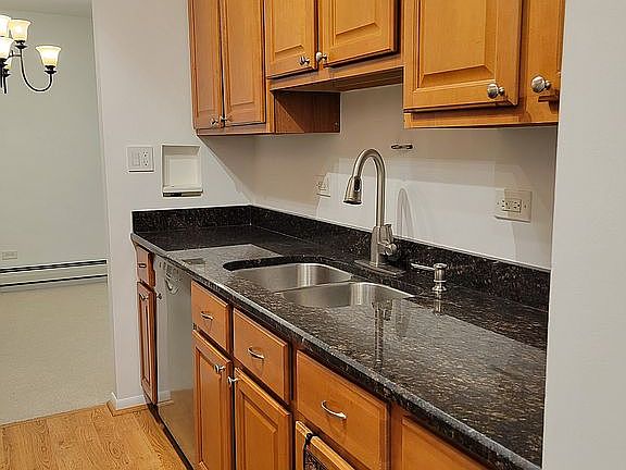 5th image of 1130 Ontario St APT A3