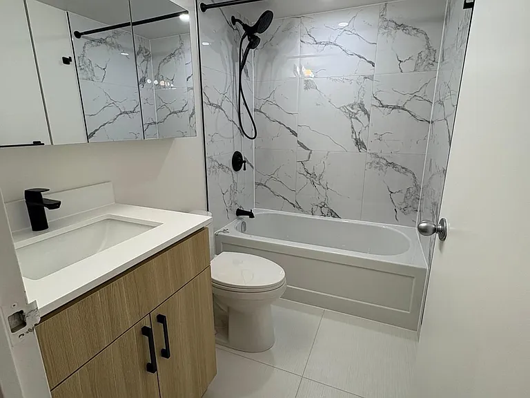 633 Bay St #2309 — Photo 11