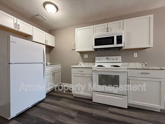 4th image of 1215 E St #2
