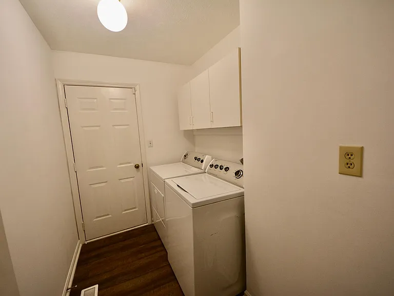 7749 Chesapeake Dr E — Photo 17