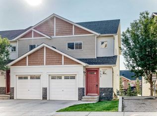 141 W Pantego Ln NW, Calgary, AB T3K0T1