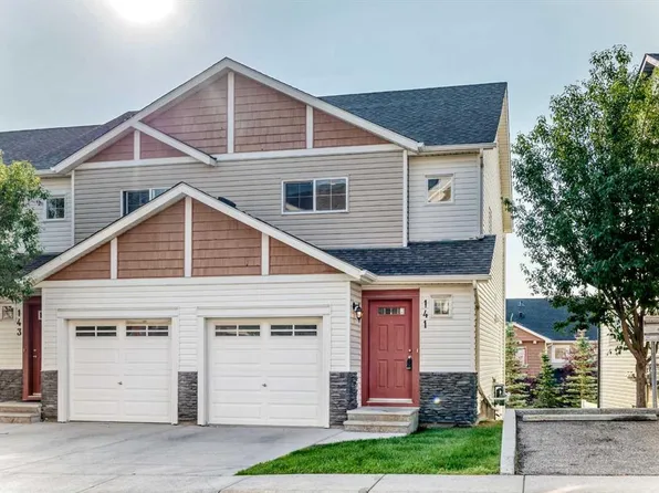 141 W Pantego Ln NW, Calgary, AB T3K 0T1