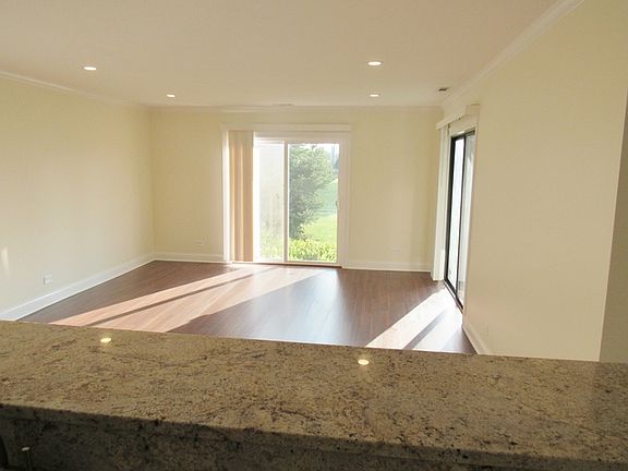 5th image of 1365A N Sterling Ave Unit 104