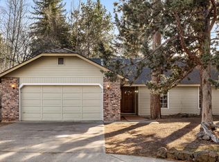 1843 SE Moorwood Ct, Bend, OR 97702