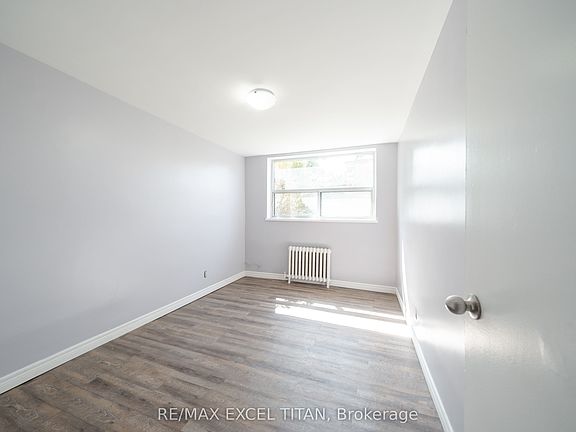 5th image of 799 Robinson St #2