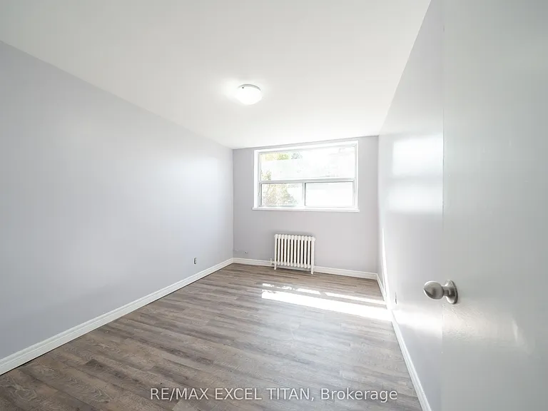 799 Robinson St #11 — Photo 6