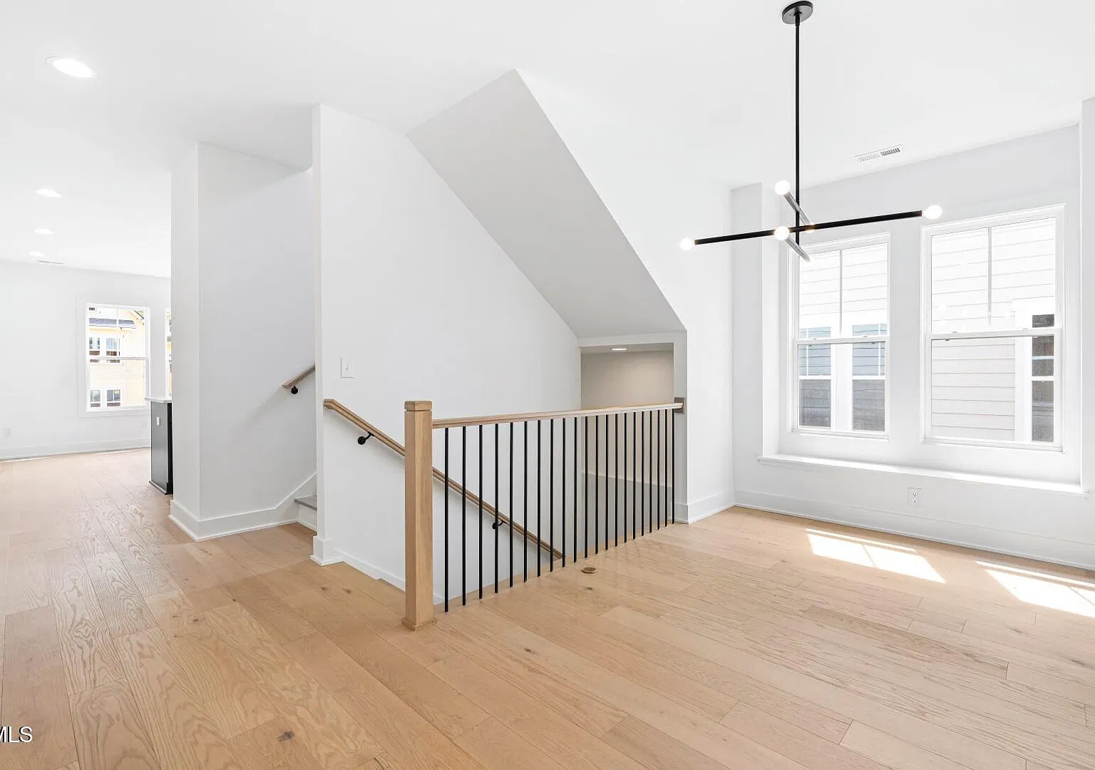 Studio, 3.5 bath, $3,700 — Photo 4