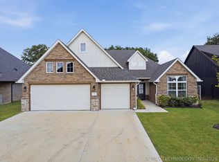 1501 N 72nd St, Broken Arrow, OK 74014