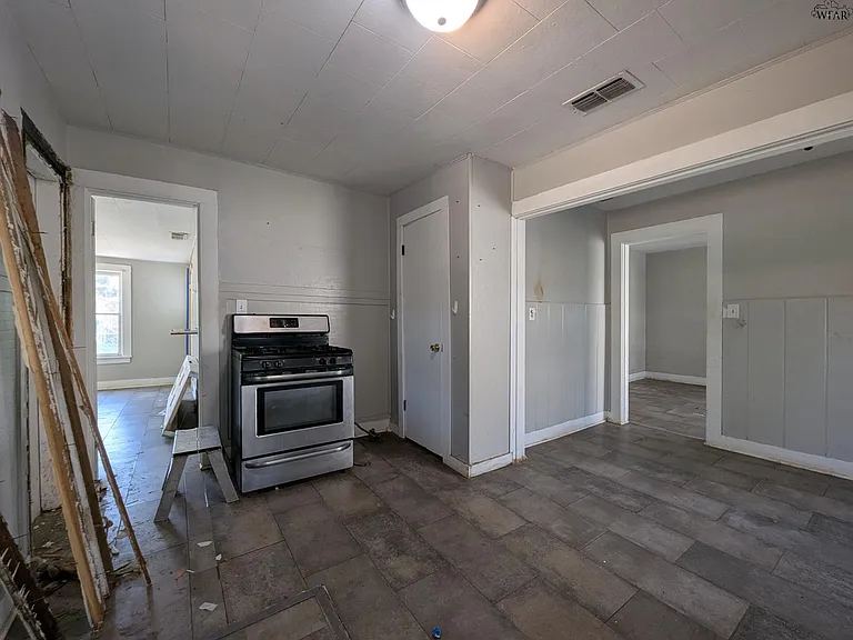 1706 McGregor Ave — Photo 12