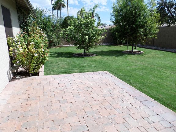 5th image of 1123 W Manhatton Dr