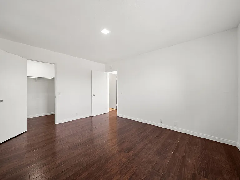 3805 Winona Ave #5 — Photo 5