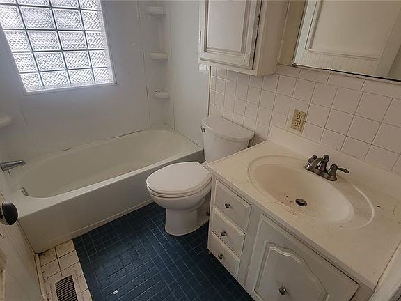 3rd image of 3719 Neosho St