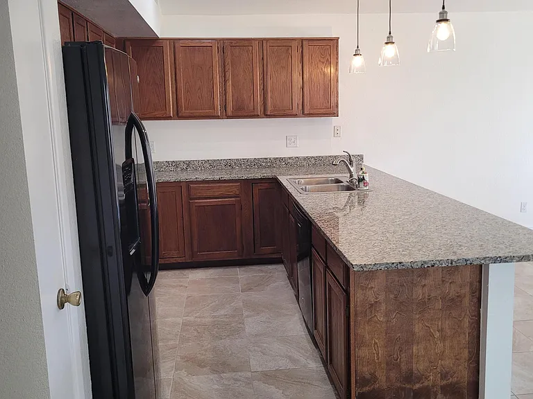 1622 N Comanche Dr — Photo 6