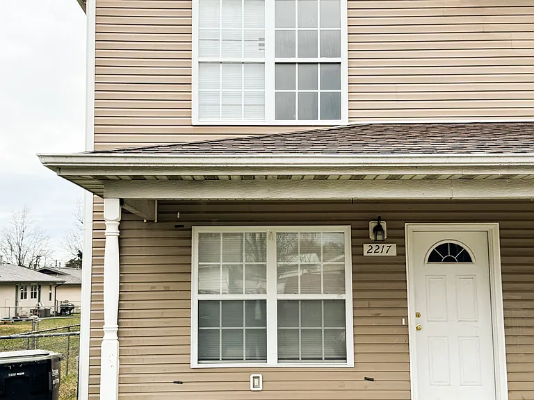 2217 N Pickwick Ave #1 — Photo 6