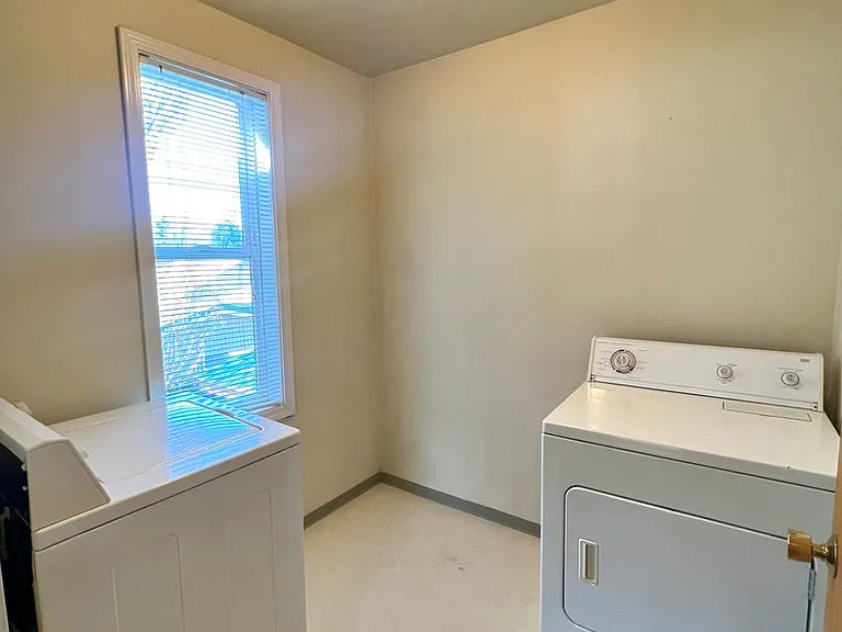 1308 N Brooklane St — Photo 15