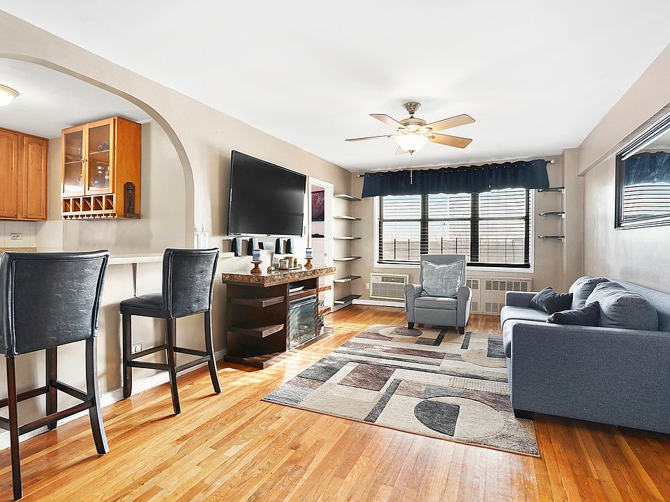 1st image of 1200 E 53rd St APT 7G