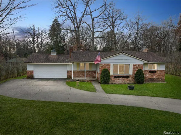 10585 King Rd, Davisburg, MI 48350