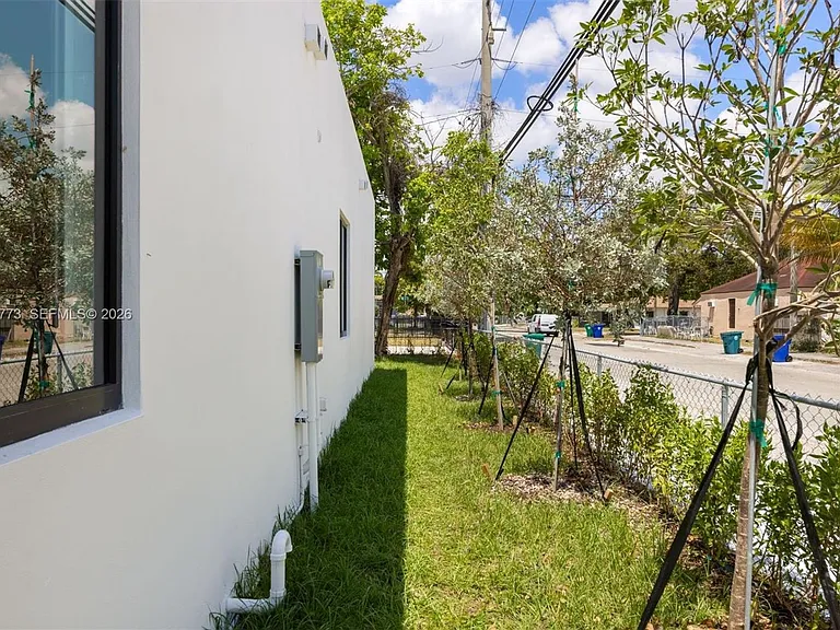 6852 NW 4th Ave #0 — Photo 12