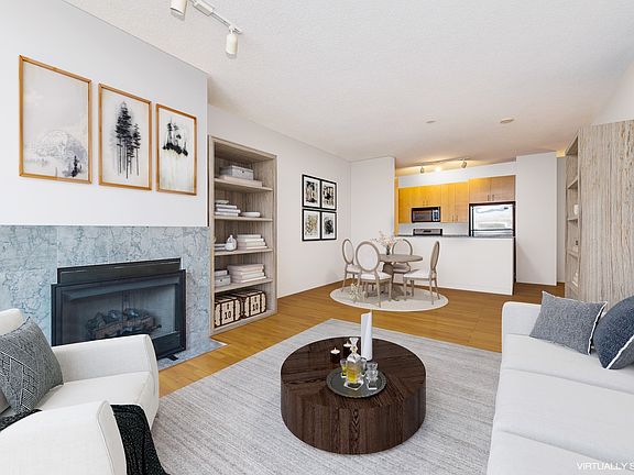 3rd image of 1546 N Orleans St APT 806