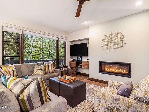 3rd image of 30 Cresta Rd #202