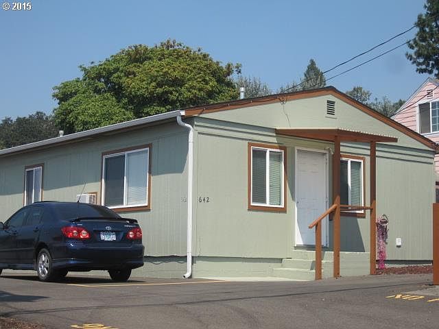 1st image of 642 NE Meadow Ave
