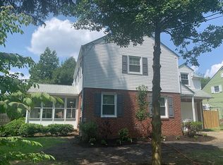 128 Saint Davids Rd, Cherry Hill, NJ 08002