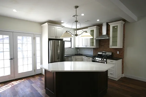 Rented by Rental Solutions Inc | media 15