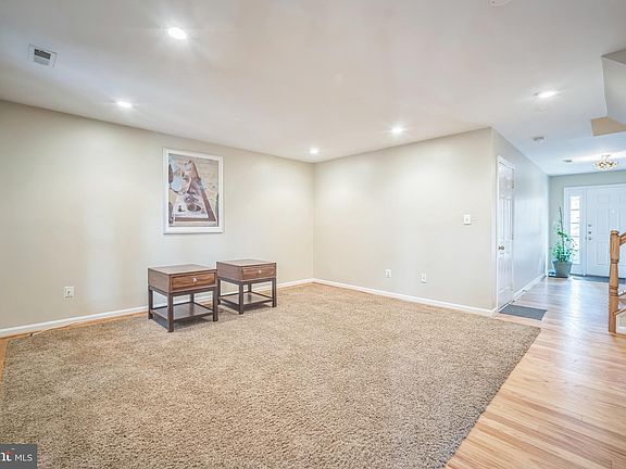 5th image of 11551 Laurel Lake Sq