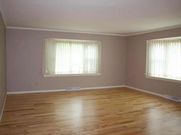 4th image of 171 King St