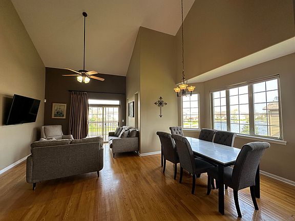3rd image of 10572 Ontario Dr