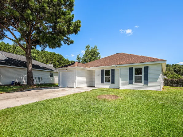 1704 Falcon Cove Ln, Hanahan, SC 29410